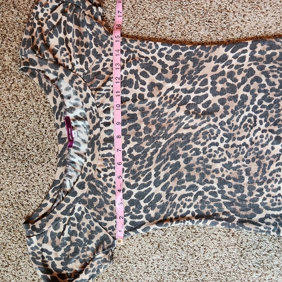 Julie's Closet | Leopard Mini Dress - Picture 5 of 10